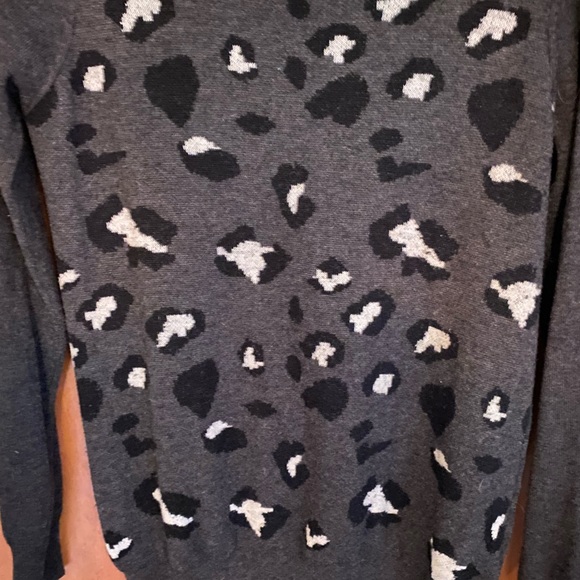 Forever 21 animal print sweater size M - Picture 4 of 4